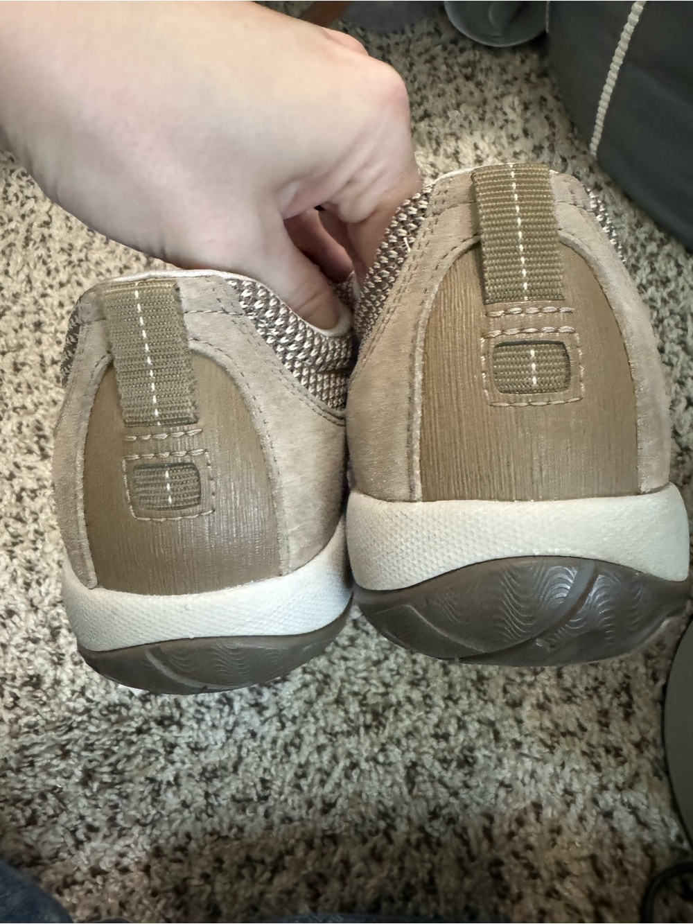 Dansko Paisley Taupe Suede Outdoor Lace-Up Sneaker size 40 - Picture 6 of 10